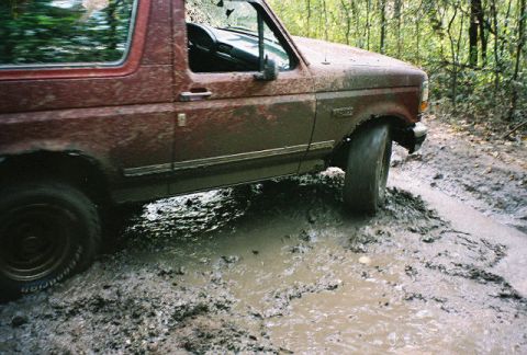 1993 Ford Bronco - damn thank god for 4LOW!!!!