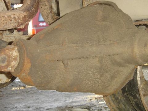 1994 Jeep Cherokee - This photo shows a rear differential housing, not a 1994 Jeep Cherokee.