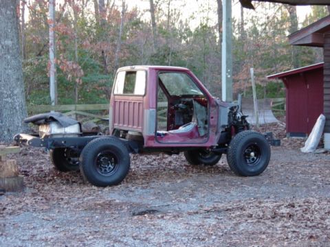 1991 Ford Bronco - Gives new meaning to "stubby," huh? Cab is still sitting 2" too low in the front and roughly 1" low in the back. We'll see how she sits wit…