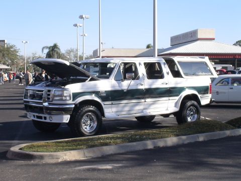 1993 Ford C-350 (Centurion Conversions) - car show