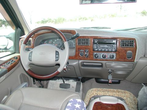 2000 Ford Excursion photo