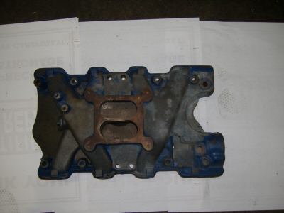 1972 Ford Ranchero - iron B&A Street Boss "Clevor" intake, note rear end seal