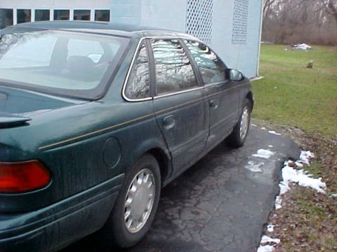 1995 Ford Taurus - Passenger Side Dirty