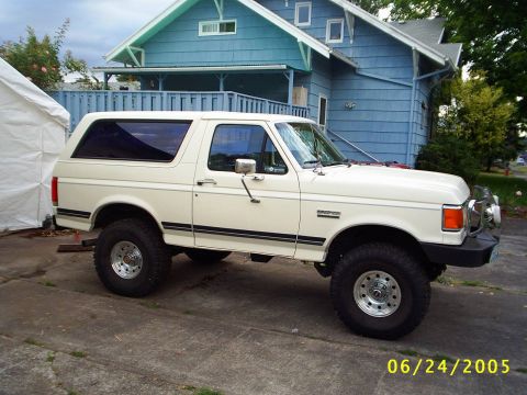1990 Ford Bronco photo