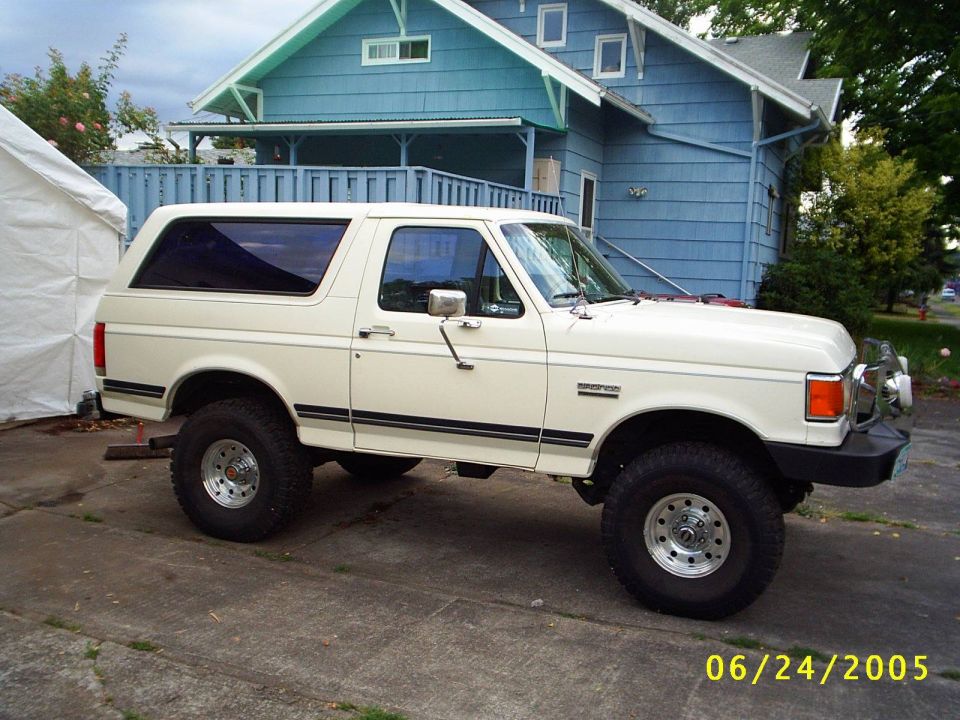 1990 Ford Bronco “The Rig”