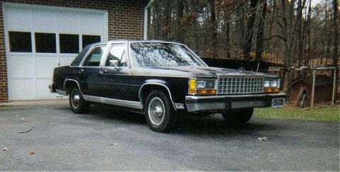 1982 Ford Crown Victoria LTD - A front View of the '87