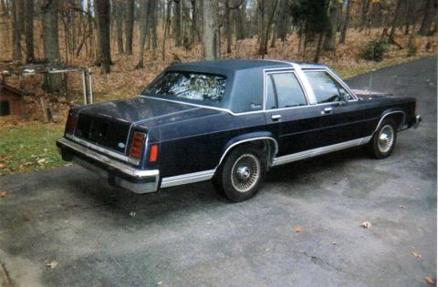 1982 Ford Crown Victoria LTD - A rear view of the '87