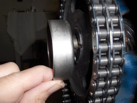 1971 Ford Torino - The cut in the cam gear for the fuel pump cam