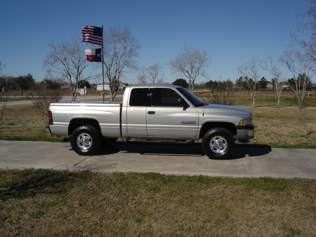 2001 Dodge 2500 “SilverSmoker”