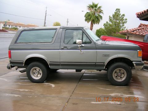 1989 Ford Bronco photo
