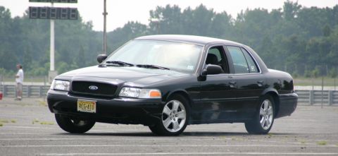 2004 Ford Crown Victoria photo