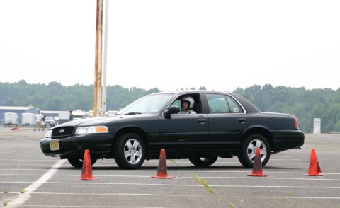 2004 Ford Crown Victoria photo