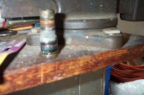 1998 Ford Crown Victoria - Looks like my Vic already had the PI nipple from when the aluminum crossover NPI intake was installed. We replaced it with a new PI nipple.
