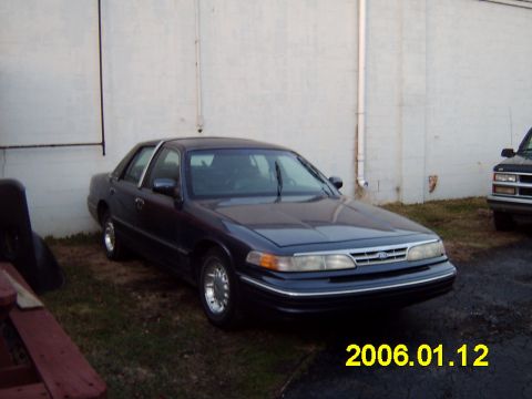 1997 Ford Crown Victoria photo