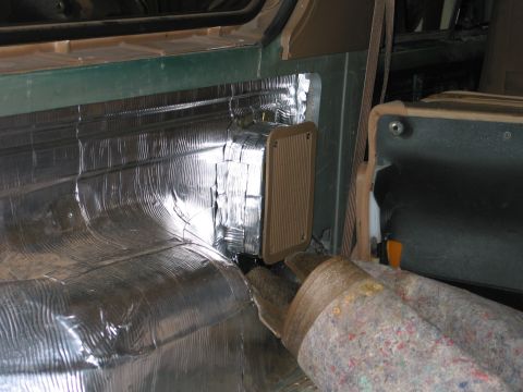 1989 Ford Bronco - Noter the speaker enclosure: Fiberglass shell with SD material inside and out.