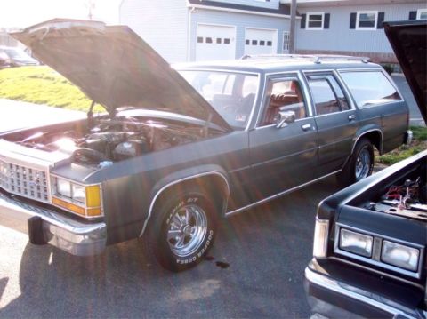 1986 Ford Custom Wagon photo