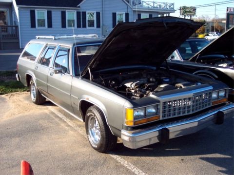 1986 Ford Custom Wagon photo