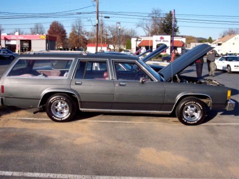 1986 Ford Custom Wagon photo