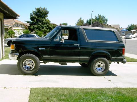 1988 Ford Bronco - finnaly got new rims
