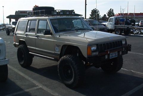 1986 Ford Bronco - Jake's XJ. He made easy work of alot of stuff that alot bigger equiped rigs had trouble with.