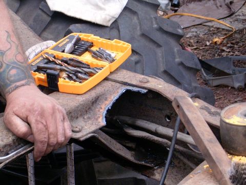 1986 Ford Sport - anothe rlook at the notch in the #3 cross member