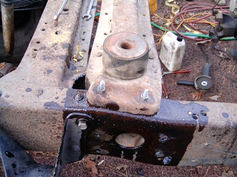 1986 Ford Sport - new crossmember bolted in place