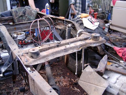 1986 Ford Sport - another look at new cross member bolted in