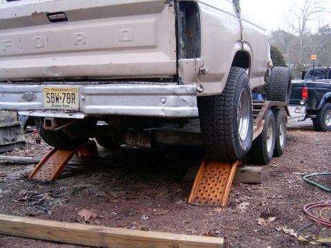 1986 Ford Sport - walks right up the trailer