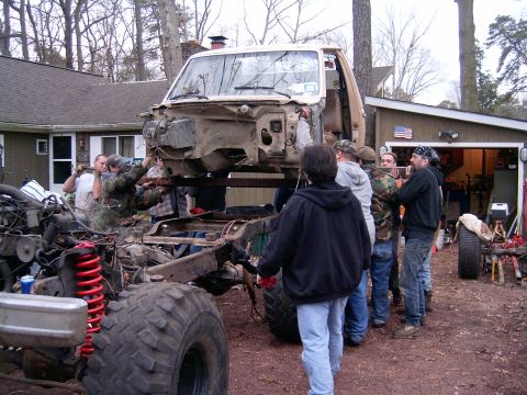 1986 Ford Sport - wlakin da cab over the fram to the front