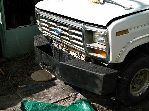 this is the big black lip not mounted to the c channel. It is sitting on the frame horns-where it should be.