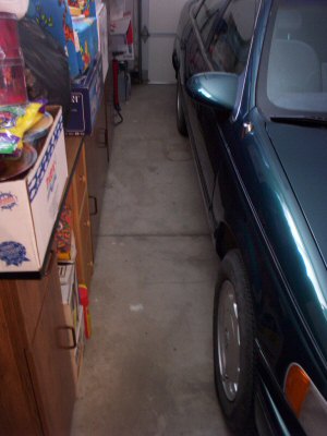 1995 Mercury Sable - Very little room on this side. Don't let the picture fool you! I can barely get the door open wide enough to get in!