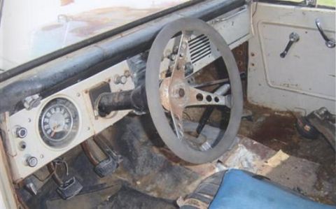 1967 Ford Bronco - Check out that steering wheel, I think I'll save that.