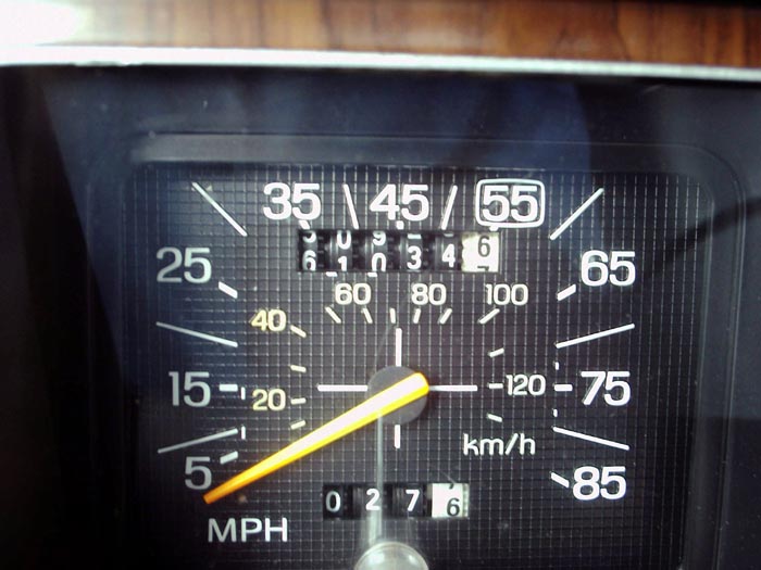 Speedometer and odometer of a 1984 Ford Bronco showing 276 miles