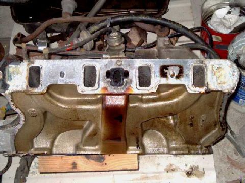1988 Ford Bronco - underside of EDL 3783 intake