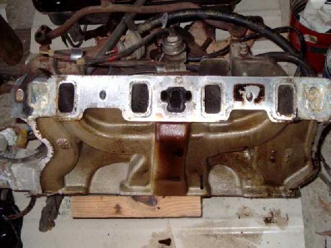 1988 Ford Bronco - underside of EDL 3783 intake