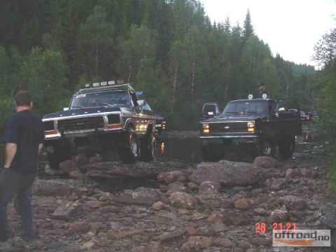 1979 Ford Bronco - Riverdriving 1