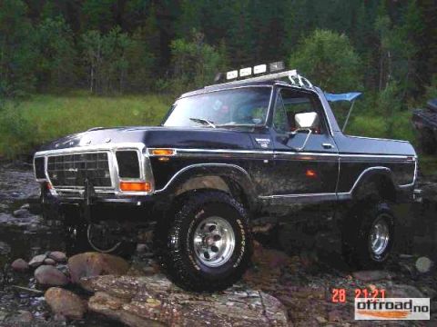 1979 Ford Bronco - riverdriving 2