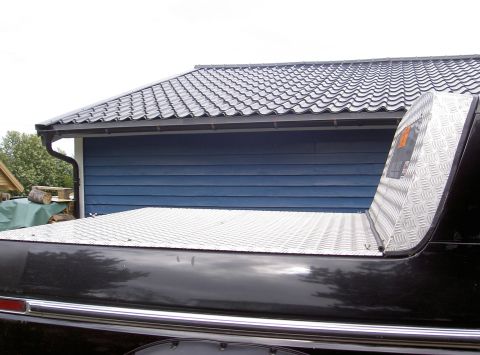 1979 Ford Bronco - Alu cover and back wall.