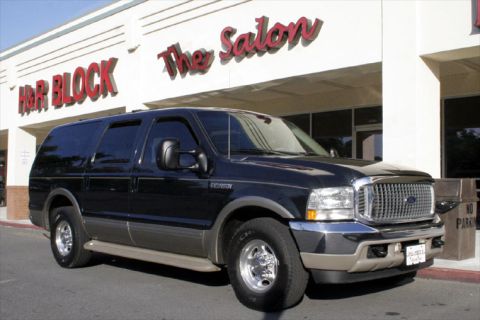 2002 Ford Excursion photo