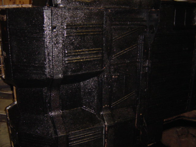 Here's one of the under side of the tub, I hope you can see it because my computer screen is screwed up and I cant.