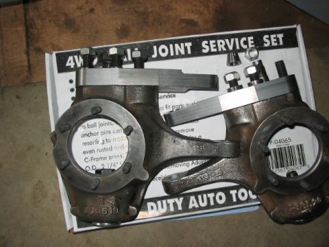 1995 Ford Bronco - I don't have the hi steer arms on at this time, clearance issues. This pic just for reference on hi steer and chevy flat tops.
