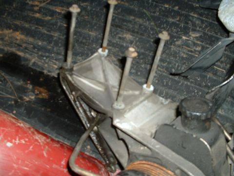 1985 Ford Bronco - bolts just seems a little strange to me, not sure what its for yet