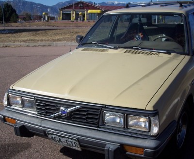 1972 Ford Ranchero - Front view of a tan Volvo station wagon with a Colorado license plate.