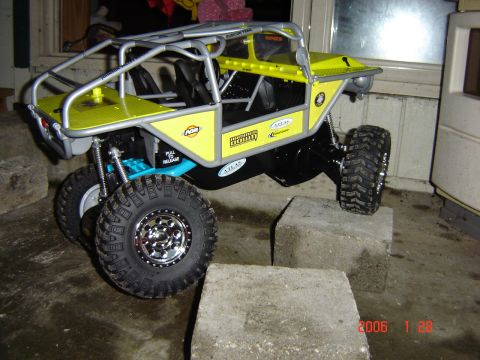 1993 Ford Bronco - This remote-controlled rock crawler is not a 1993 Ford Bronco.