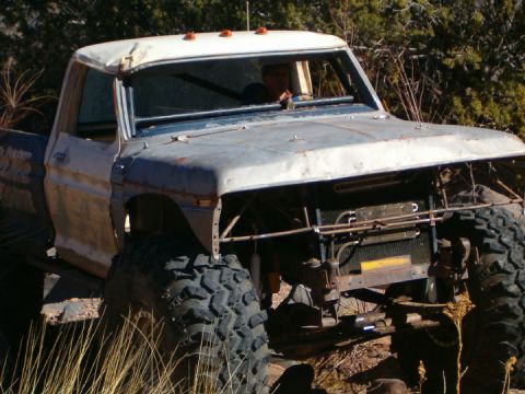 1985 Ford Bronco - Eric's rig gettin it.....Unstopable.