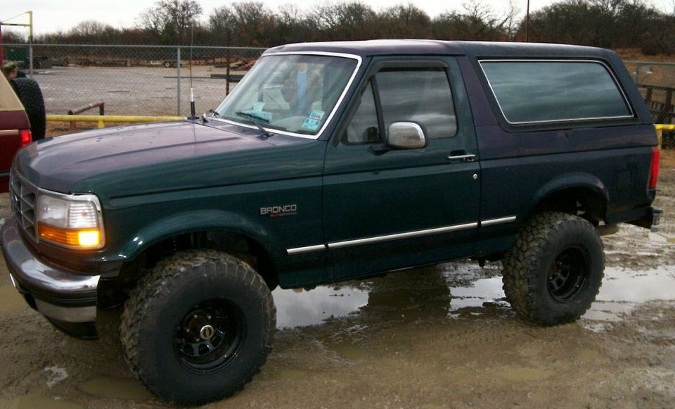 1993 Ford Bronco “BroncoRican Beast”