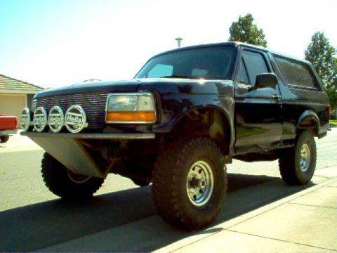 1988 Ford Bronco - I like the front bumper and fiberglass