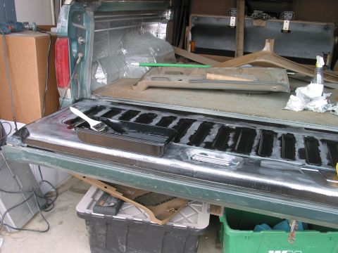 1989 Ford Bronco - Cutting in the edges