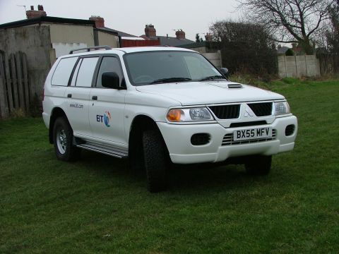 2006 Mitsubishi L200 - This white SUV, marked with a BT logo, has the license plate BX55 MFV.