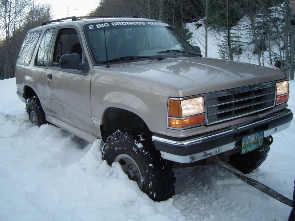 Annes first Stuck...this Explorer loves snow ^^